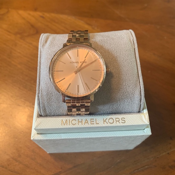 Michael Kors Rose Gold Watch - Picture 1 of 2